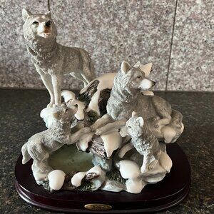 Rubg's Collection Vintage Wolf Family on wooden base